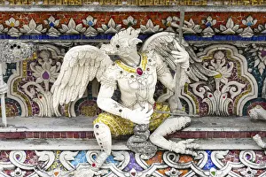 Decorative elements with pop culture references (for example comics)