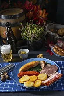 Delicious Oldenburg kale with Pinkelwurst sausage