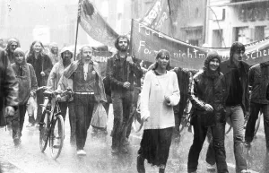 The demonstration of the peace movement against new nuclear missiles and the Natodoppel decision brought about 20