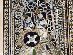 Depiction of soldiers, elaborate inlay
