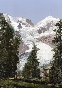 Der Roseggletscher, ein Gletscher an der Nordseite der Berninagruppe im Kanton Graubuenden