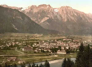 Der untere Inn, das Dorf Hall und der Berg Bettelwurfspitze