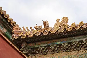 Framed Print : Detailed roof decorations of traditional Chinese architecture Framed Print : Detailed roof decorations of traditional Chinese architecture