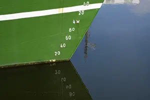 Category Historic EN Prints: Detailed view of the bow of a ship