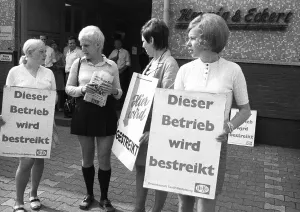 DEU, Germany. The strike of the textile workers in the collective bargaining conflict of IG Textil