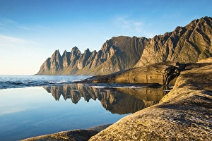 Category Scandinavia Prints: Devil's Teeth mountains, Tungeneset