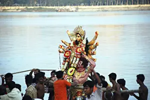 Category Historic EN Prints: Devotees immersing Durga model in river