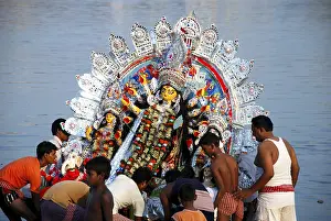 Category Historic EN Prints: Devotees immersing Durga model in river