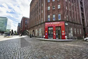 Dialogue in the dark, immersive experience exhibition