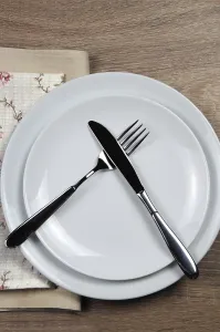 Dining etiquette - I still eat