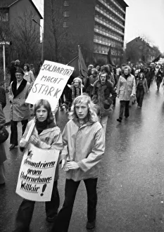 The dismissal of workers at the Mannesmann factory after a spontaneous strike not led by the union provoked protests by