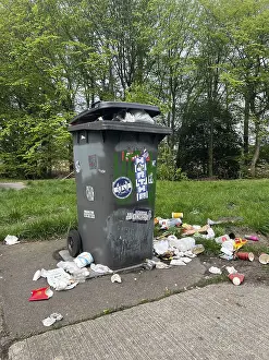 Disposable waste, car park, rubbish bin on the A28