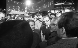DKP functionaries received a delegation from the Central Committee of the SED on 18 March 1976 on the platform of
