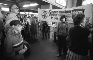 The DKP's own children's organisation Junge Pioniere sends children to the GDR for recreation