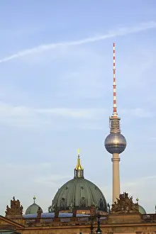 Domes of the Berlin Cathedral, behind it the television tower at Alexanderplatz