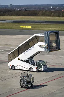Category Historic EN Prints: Dortmund Airport, DTM, apron, in front of the terminal