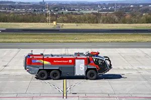 Category Historic EN Prints: Dortmund Airport, DTM, apron, in front of the terminal