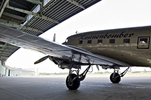 Douglas DC-3/C-47 aircraft, Raisin Bomber
