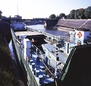 Duisburg: Working in the port of Duisburg on 24