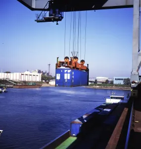 Duisburg: Working in the port of Duisburg on 24