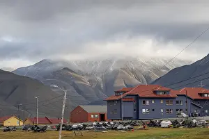Dwellings and snowmobiles, Longyearbyen