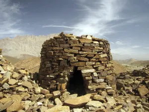 The earliest stone-built tombs which can be called beehive