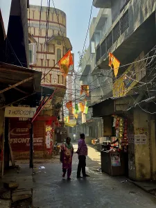 Category Historic EN Prints: Early morning in the alleys of Amritsar