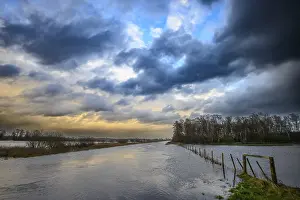 Edge channel of Lake Dummer Wiesen in the western Dummer lowlands during floods with dramatic wind peaks