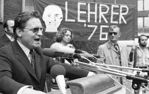 The Education, Science Union (GEW) demonstrated against teacher unemployment on 12