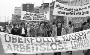 The Education, Science Union (GEW) demonstrated against teacher unemployment on 12