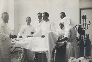 Einar Key (fourth from left), a Swedish surgeon