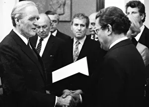 Election, swearing-in and presentation of the Schmidt Cabinet on 05