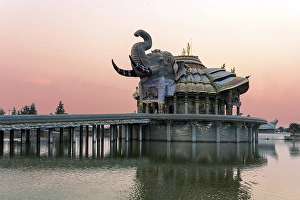 Elephants Temple Thep Wittayakhom Vihara