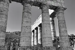 Elymian Doric Temple, ruin, monochrome