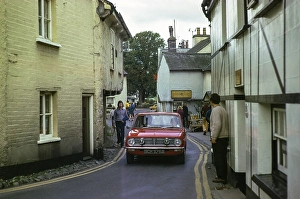 Enge Strasse im Dorf Hawkshead, Cumbria, England, UK September 1973