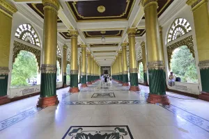Entrance area, Shwedagon Pagoda