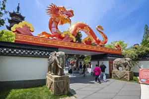 Entrance, Buddhist temple, Longhua Temple