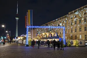 Entrance to the Christmas market at the Humboldt Forum