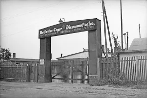 Entrance of the refugee camp Diezmannstrasse
