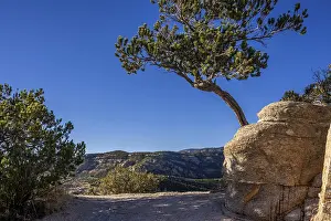 Epic mountain landscape scenery from the walking trail of Mount Lemmon