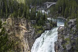 An epic scenery of the canyon in between of those large mountain ranges