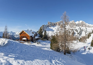 Category Mountain Landscapes Prints: Erfurt Hut with Rotspitz, Rofan