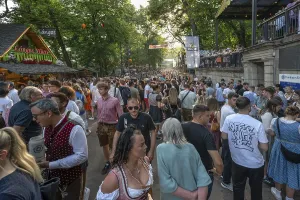 Erlanger Bergkirchweih, traditional twelve-day folk festival
