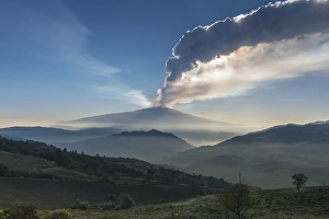 Category Mountain Landscapes Prints: Eruption column above the new southeast crater