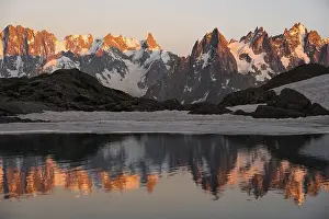 Category Mountain Landscapes Prints: Evening atmosphere with alpenglow