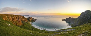 Category Mountain Landscapes Prints: Evening atmosphere, beach and sea