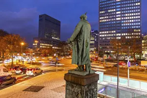 Evening city centre traffic in Essen