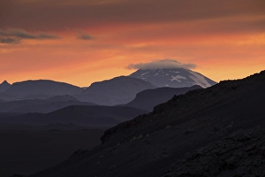 Category Mountain Landscapes Prints: Evening glow, mountains and volcanic cone Hekla