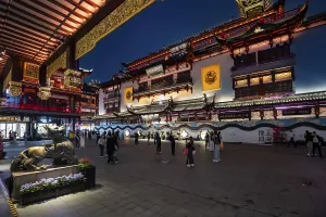 Evening, night, shops, restaurants