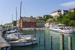 Excursion boat and Gredhaus at the harbour